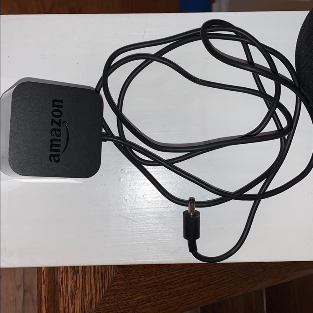 Amazon echo dot w/ Alexa - Picture 2 of 2
